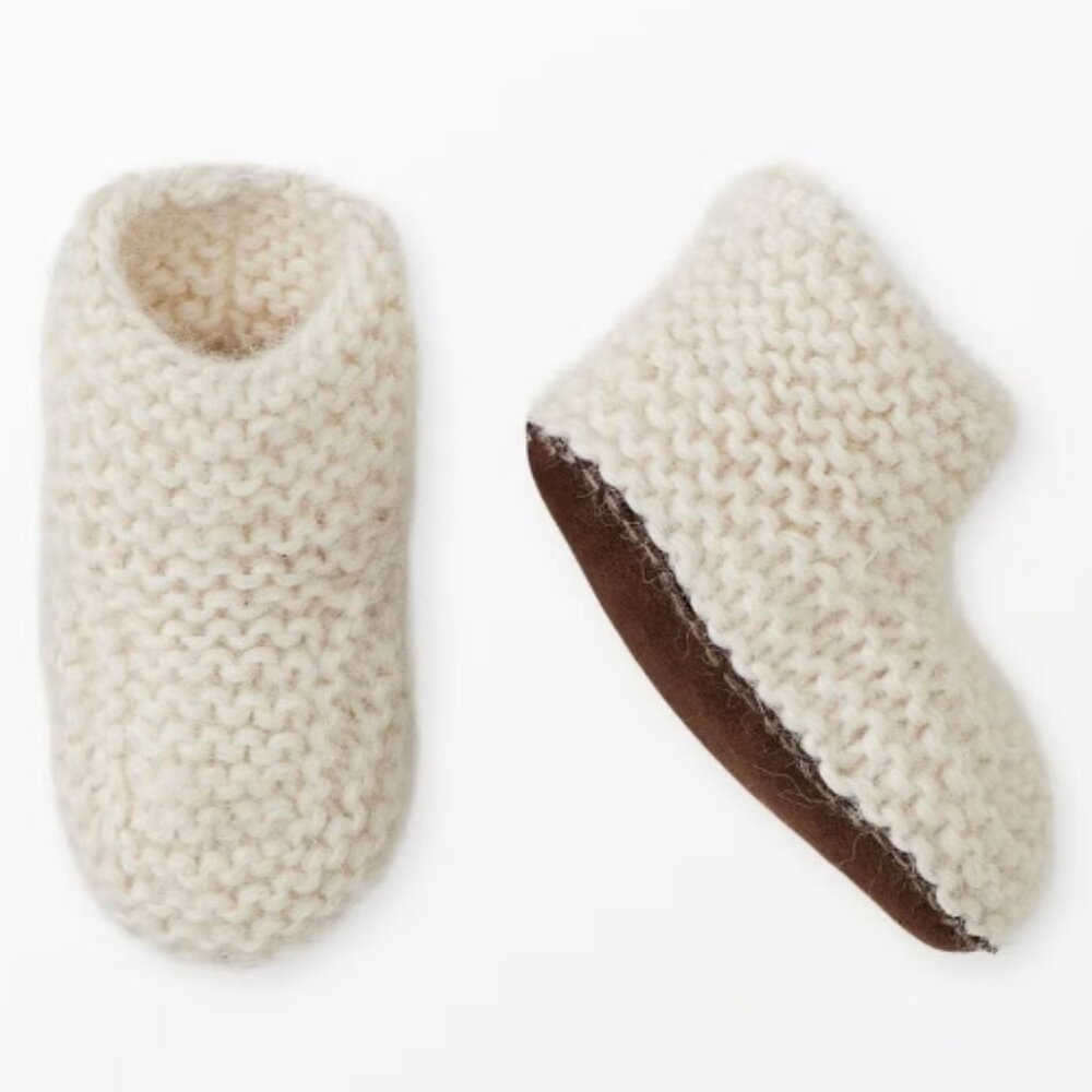 Hanna Andersson Baby Alpaca Knit Booties (size newborn)